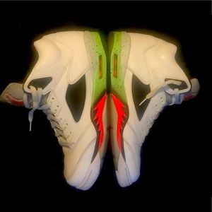 SALE 🔥Jordan 5 Retro Poison Green 🔥